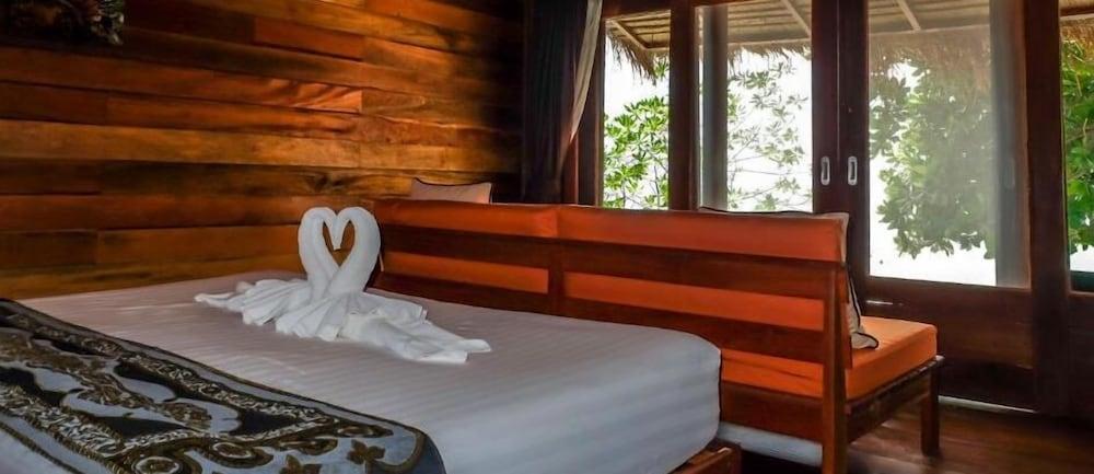 Ten Moons Lipe Resort Dış mekan fotoğraf