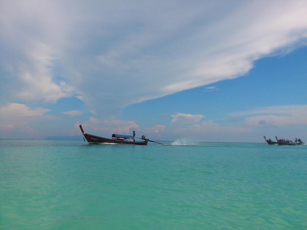 Ten Moons Lipe Resort Dış mekan fotoğraf